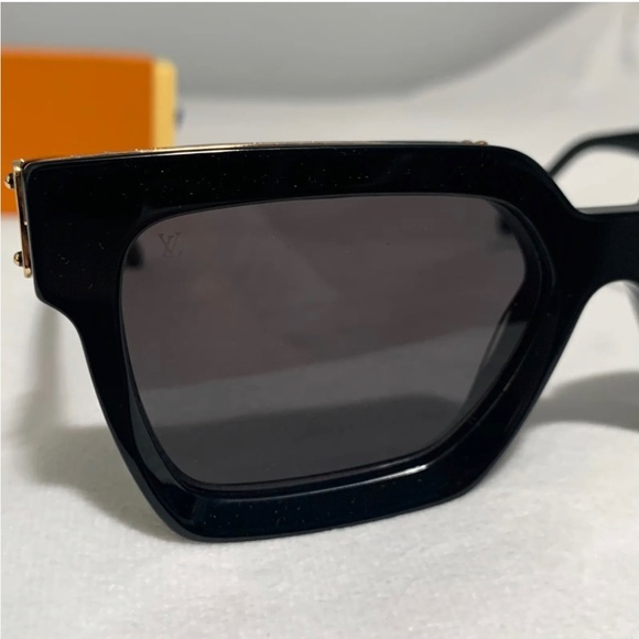 Louis Vuitton 1.1 Millionaire Sunglasses Black Gold - Picture 5 of 7